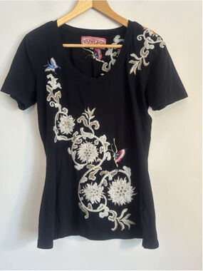 Johnny Was JWLA Embroidered Floral Black T-Shirt Size Small Bohemian Western
